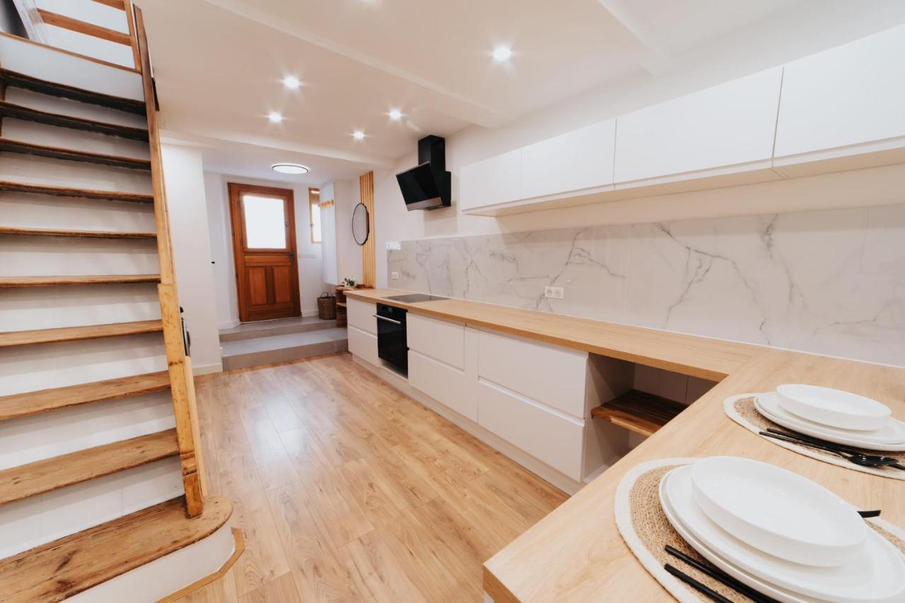 Perfect Family-oriented And Renovated Townhouse In The Old Apartamento